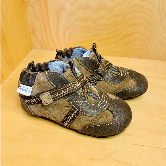 Robeez Baby Boy Shoes - Picture 2 of 8